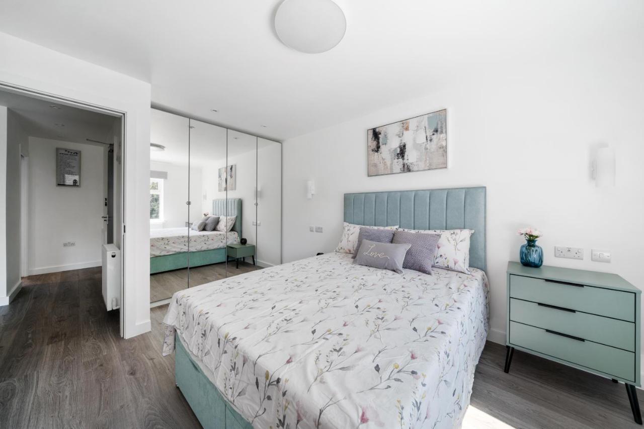 Newly Refurbished 2 Bed Flat
