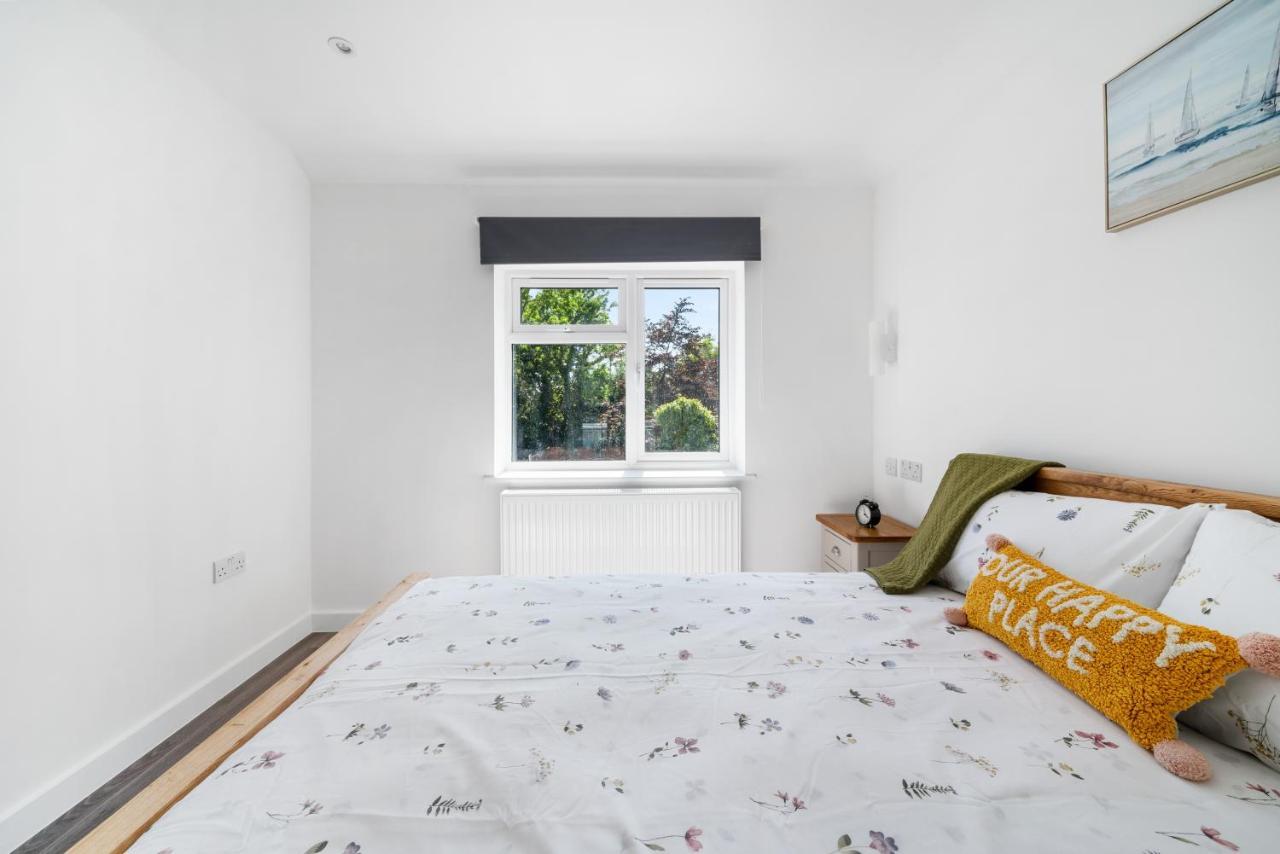 Newly Refurbished 2 Bed Flat