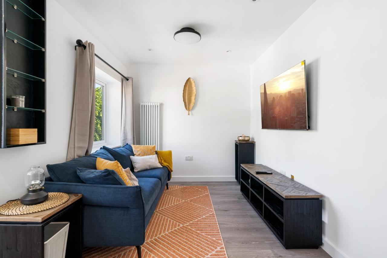 Newly Refurbished 2 Bed Flat