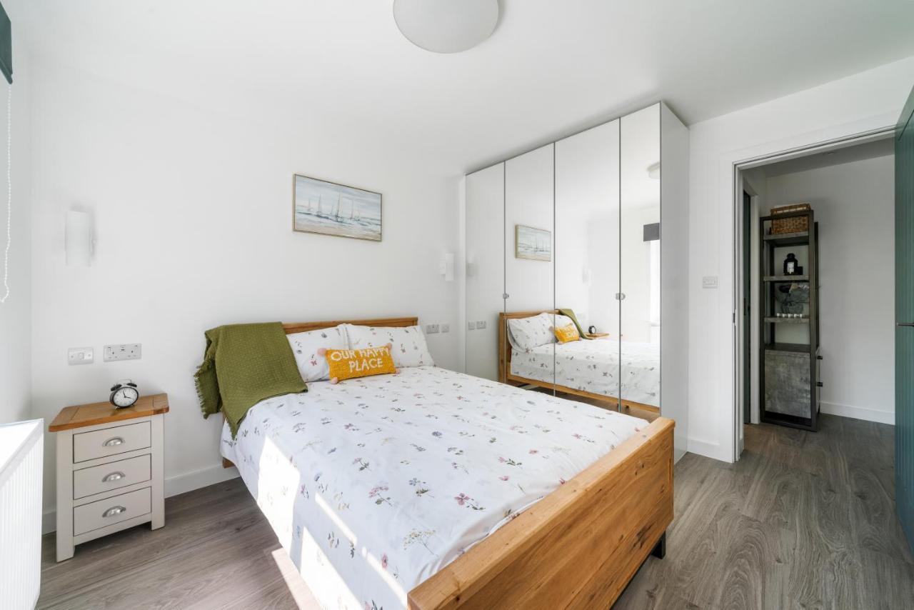 Newly Refurbished 2 Bed Flat Apartment
